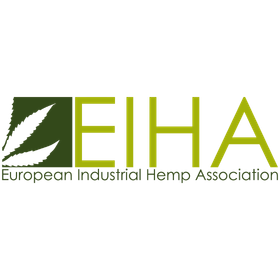 Logotypen för European Industrial Hemp Association (EIHA), med en mörkgrön kvadrat med ett vitt hampablad till vänster, följt av bokstäverna ”EIHA” i olivgrönt och det fullständiga namnet ”European Industrial Hemp Association” i mörkgrön text nedanför, allt mot en enfärgad vit bakgrund.