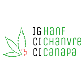 En logotyp med gröna blad- och korslinjegrafiker bredvid texten ”IG HANF CI CHANVRE CI CANAPA” i svart och grönt mot en enfärgad vit bakgrund.