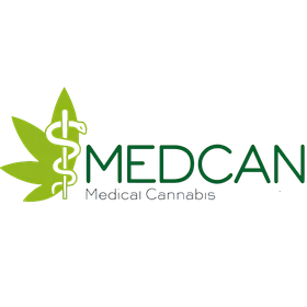 MEDCAN Medical Cannabis-logotyp med ett grönt cannabisblad och en vit kaducé-symbol till vänster samt varumärkesnamnet ”MEDCAN” i mörkgrönt och ”Medical Cannabis” i mindre grå text till höger, mot en enfärgad vit bakgrund.